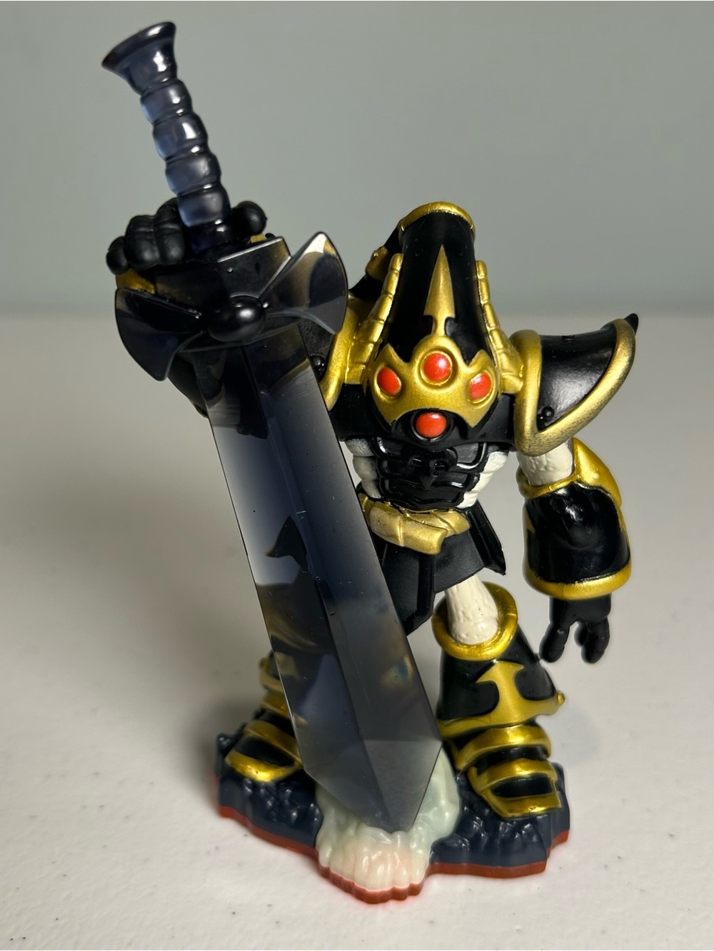 Skylanders Trap Team Krypt King Character - Picture 6 of 12